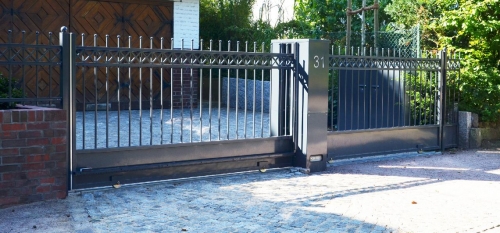 Zweiflügeliges Schiebetor Meyerhoffstraße2